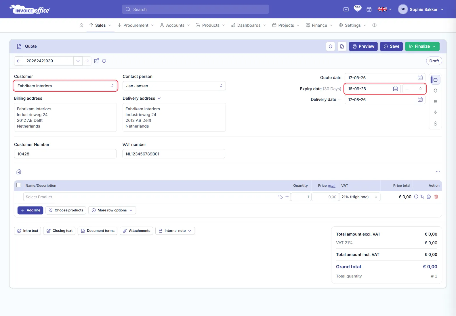 An Invoice Office quote with the basics filled in: customer Fabrikam Interiors, contact person Jan Jansen, billing and delivery addresses in Delft, customer number 10428, VAT number, and quote, expiry and delivery dates; the customer field and the expiry date are outlined in red
